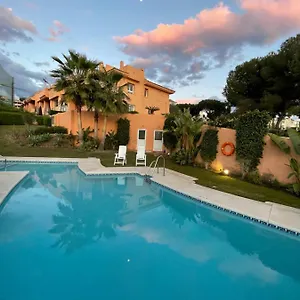 Séjour chez l'habitant Deluxe In Royal Cabopino Townhouse
