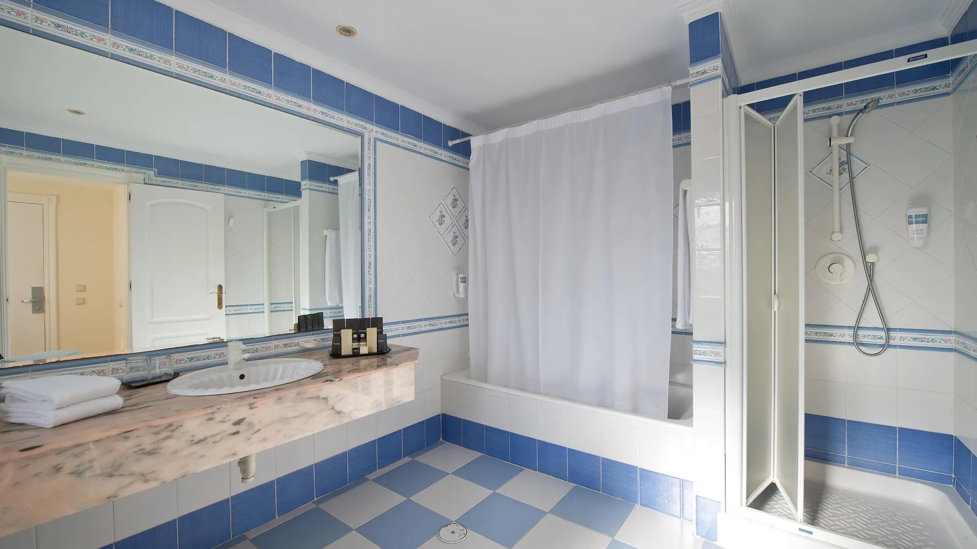 Hotel Bluebay Banus à Marbellac